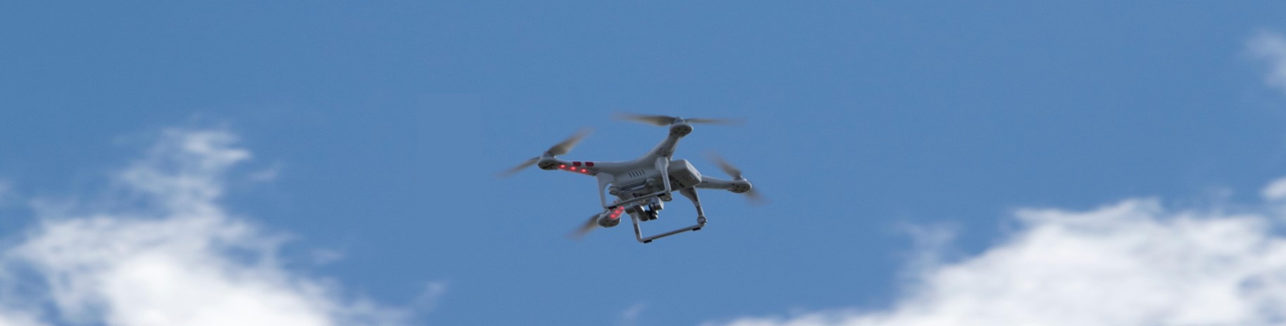 Sicher fliegen – Tipps für alle Drohnenpiloten: Was es zu beachten gilt.